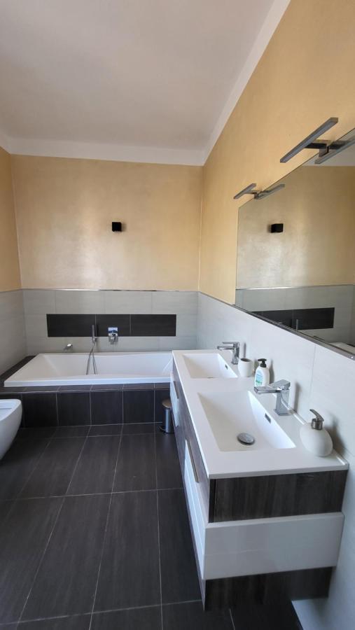 La Casa Del Buonviaggio Apartment Специя Екстериор снимка